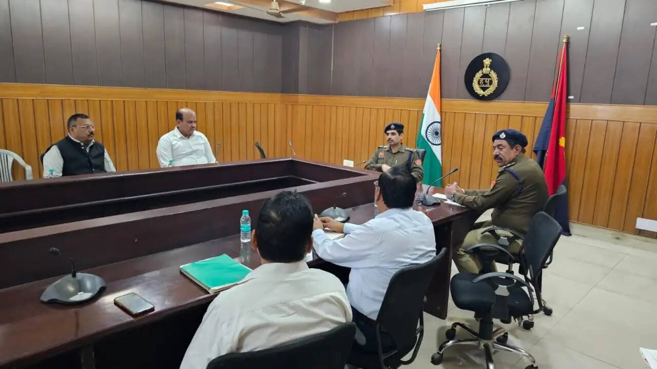 PANIPAT:- बैंक अधिकारियों, ज्वैलर्स व पेट्रोप पंप संचालकों के साथ SP की बैठक, दिए सुरक्षा प्रबंध करने के निर्देश
