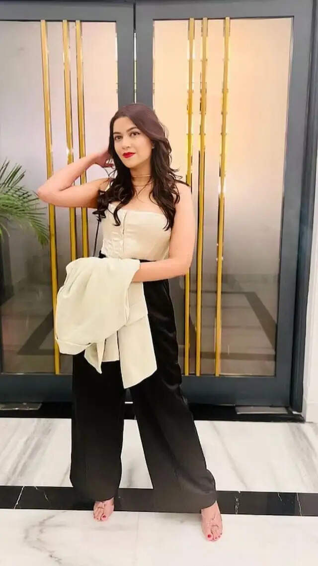 ब्यूटी विद ब्रेन है यह महिला अधिकारी, हफ्ते में सिर्फ 48 घंटे पढ़ाई कर क्रेक किया UPSC