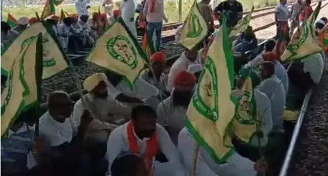 किसानों की चेतावनी- सरकार ने पंगा लिया तो बड़ा आंदोलन होगा