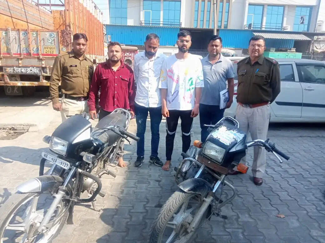 BIKE छीनने वाले 3 आरोपी गिरफ्तार, चोरी की BIKE भी बरामद