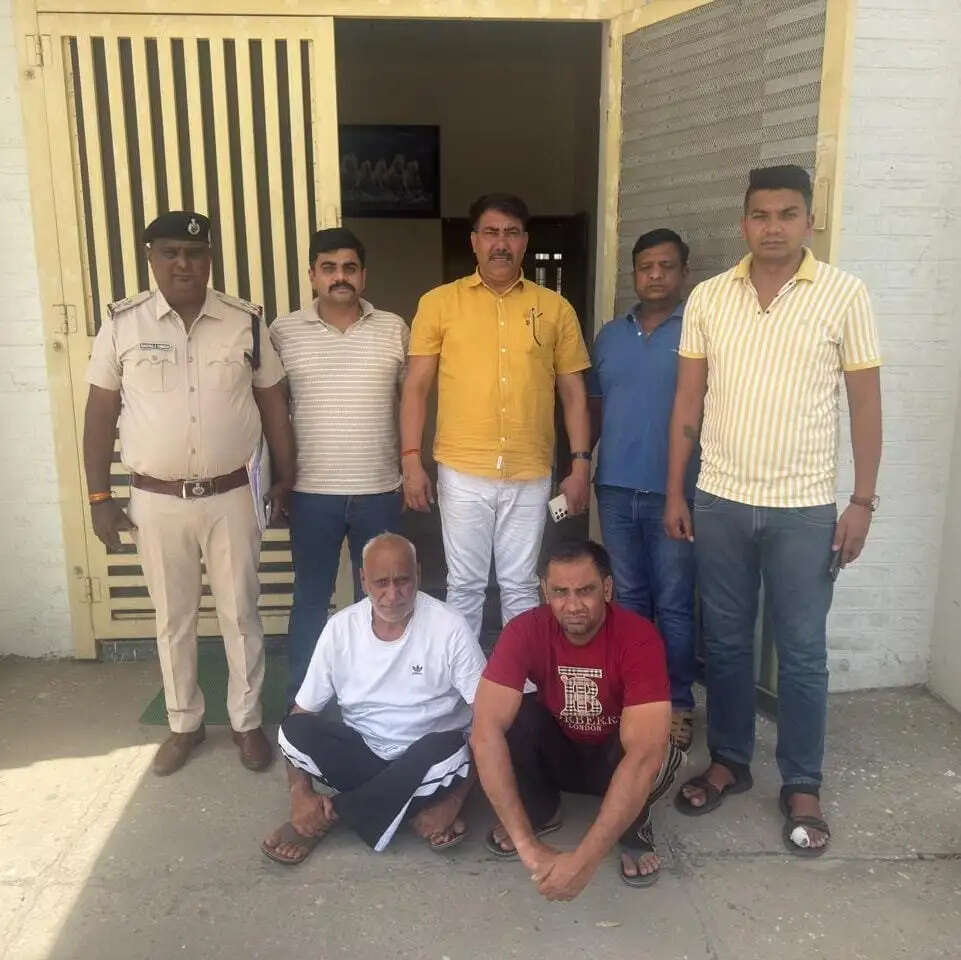पानीपत में भरी पंचायत में म# र्डर करने वाले बाप- बेटा गिरफ्तार