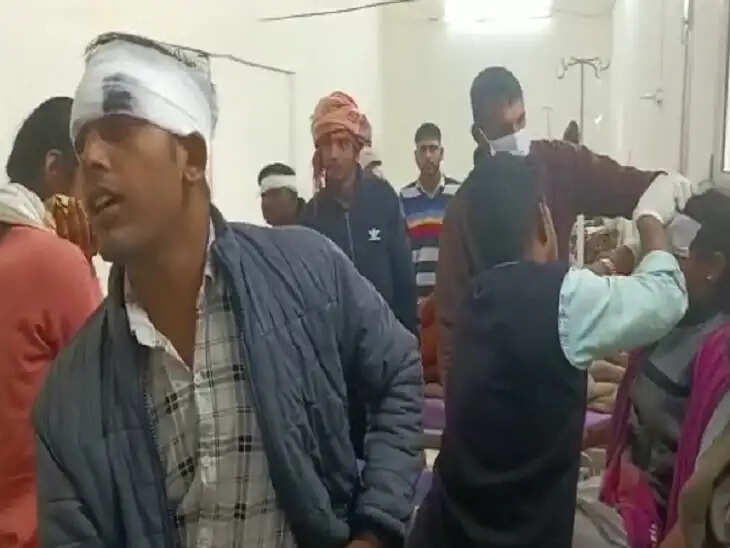 कोहरे के चलते स्कूल बस व रोडवेज की हुई टक्कर, टला बड़ा हादसा