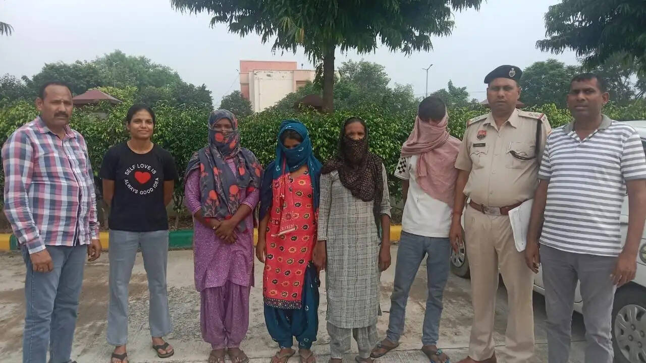 Panipat:- गोदाम से बेडशीट के पार्सल चोरी करने वाली 3 महिलाओं सहित 4 गिरफ्तार