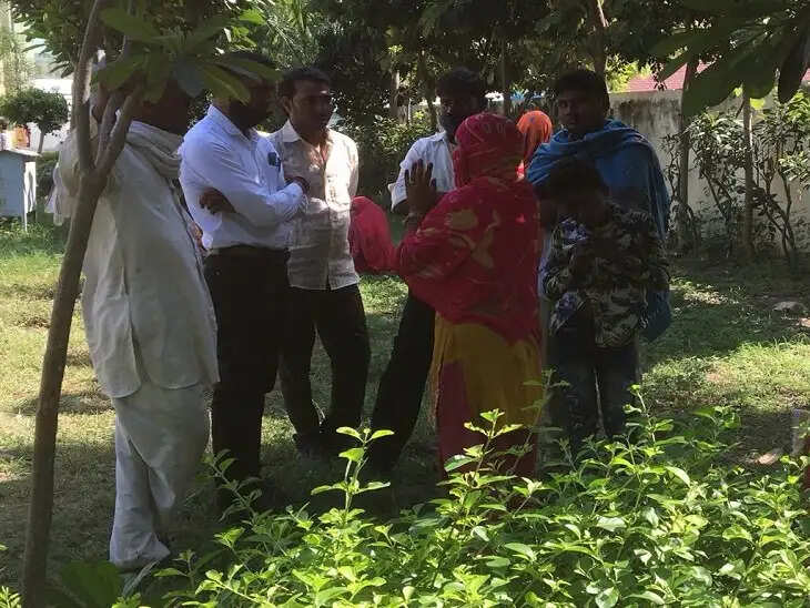 पत्नी की मौत के बाद था परेशान, फांसी लगा खुद की भी जीवनलीला की खत्म