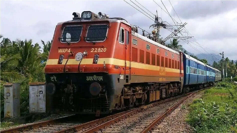 Holi पर भारतीय रेलवे ने यात्रियों को दी बड़ी सौगात, चलेंगी 540 स्पेशल ट्रेन